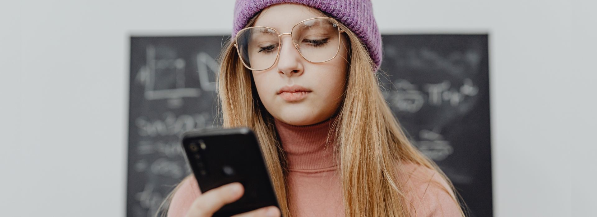 Co wynika z raportu EU Kids Online 2026?