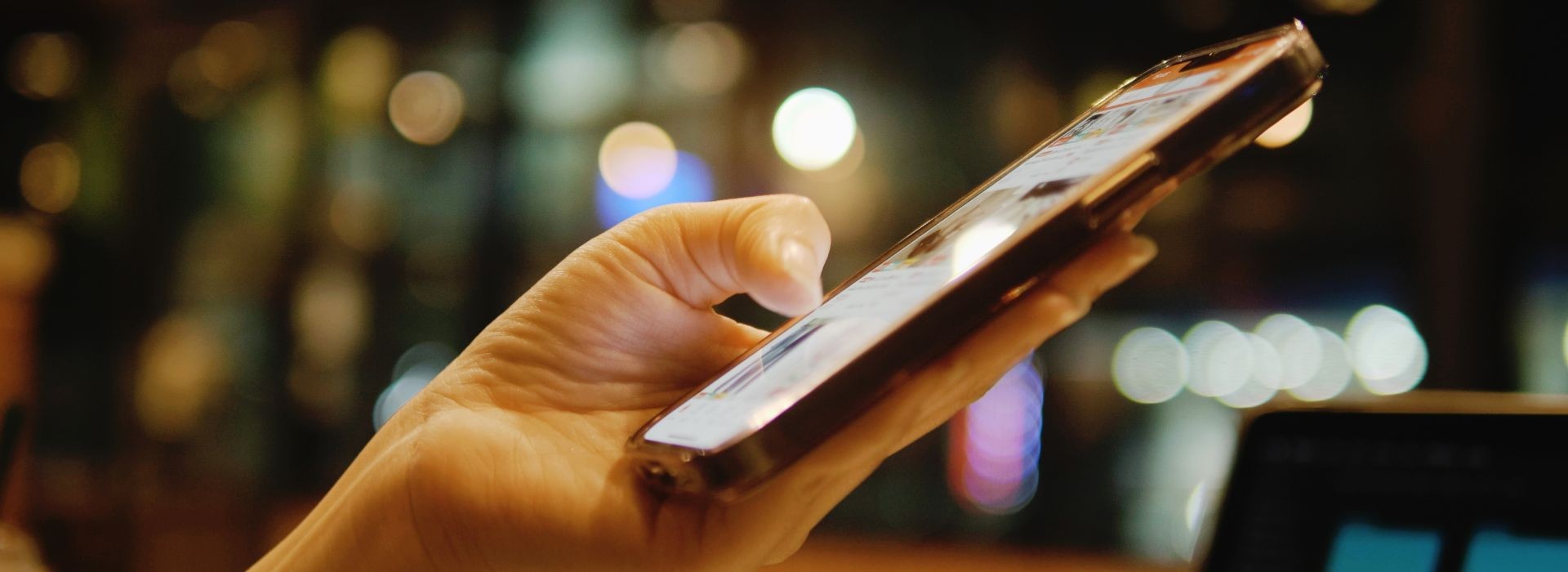 Jak bardzo szkodzi nam ciągłe scrollowanie?