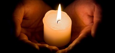 Jak w świecie łatwych i wygodnych rozwiązań pamiętamy o zmarłych?