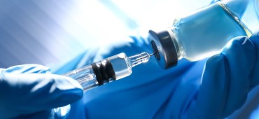 Dlaczego Polacy przestają ufać nauce i coraz częściej uchylają się od szczepień?