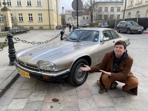 Red. Malinowski przy Jaguarze XJS