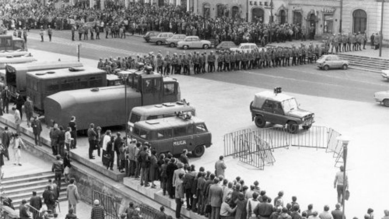 [sob. 15:00] Demonstracje i starcia uliczne w Warszawie w maju 1982 roku / Jerzy Sosnowski