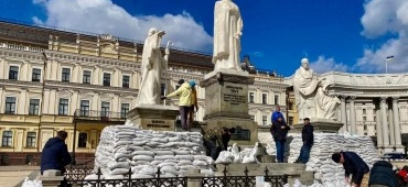 Życie codzienne w walczącej Ukrainie. Rozmowa z Mateuszem Lachowskim