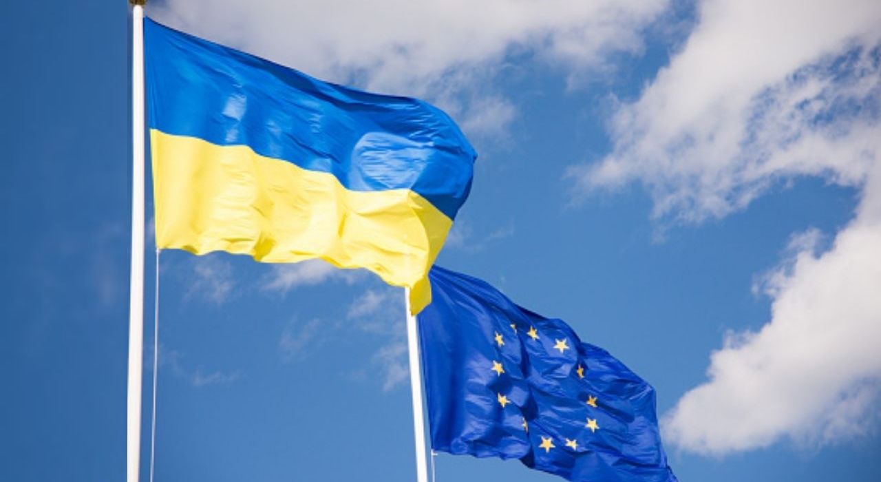 [śr. 17:30] Ukraina kandydatem do Unii Europejskiej / prof. Artur Nowak-Far