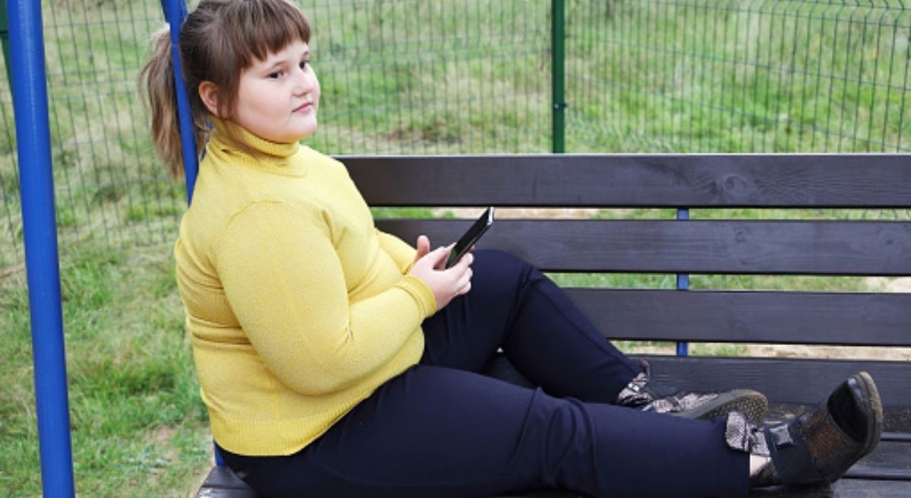 [pon. 18:30] Fatfobia i uprzedzenia wobec osób otyłych. Rozmowa z reporterką Marią Mamczur